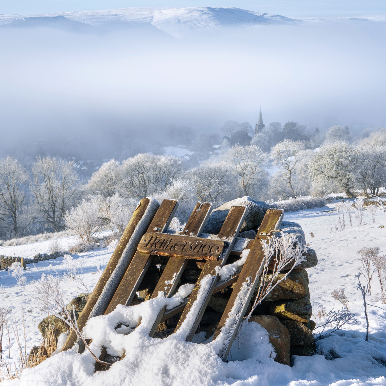Snow and mist in the Peak District